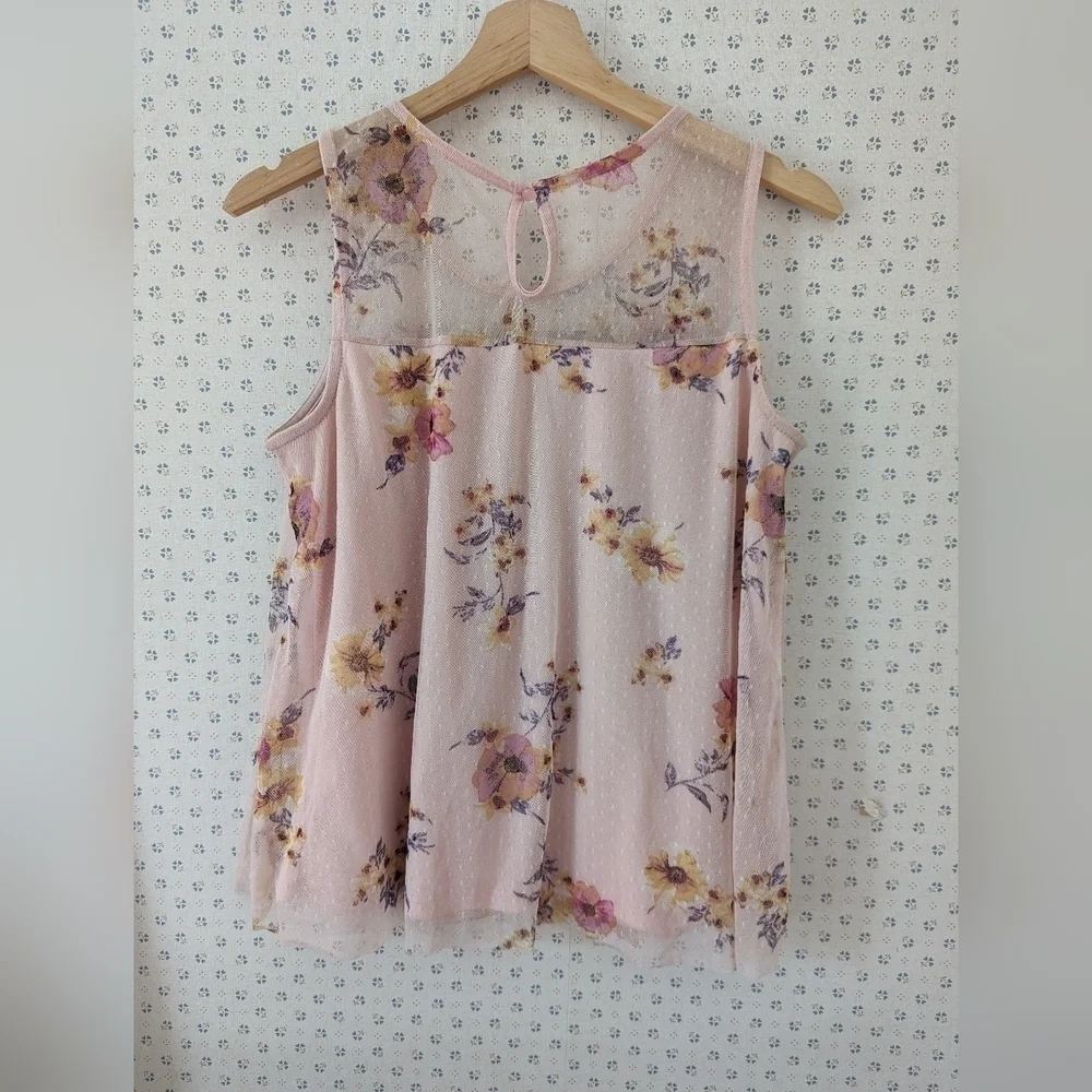 Juniors Top Shell Sheer floral outer lining feminine delicate spring summer